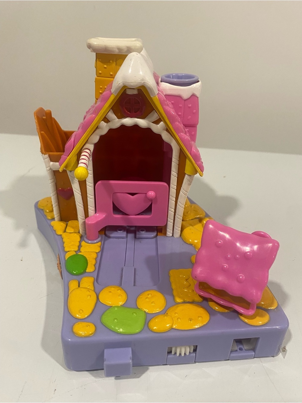 2002 Bandai Strawberry Shortcake Berry Cute Ginger Snap Cottage Playset House